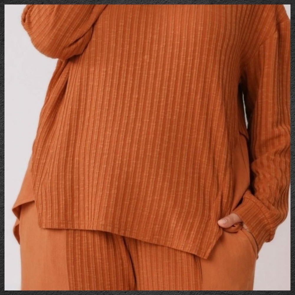 UMGEE Textured Soft Linen Blend Oversized Top & Tiered Ruffled Raw Hem Pants Set - Picture 10 of 16